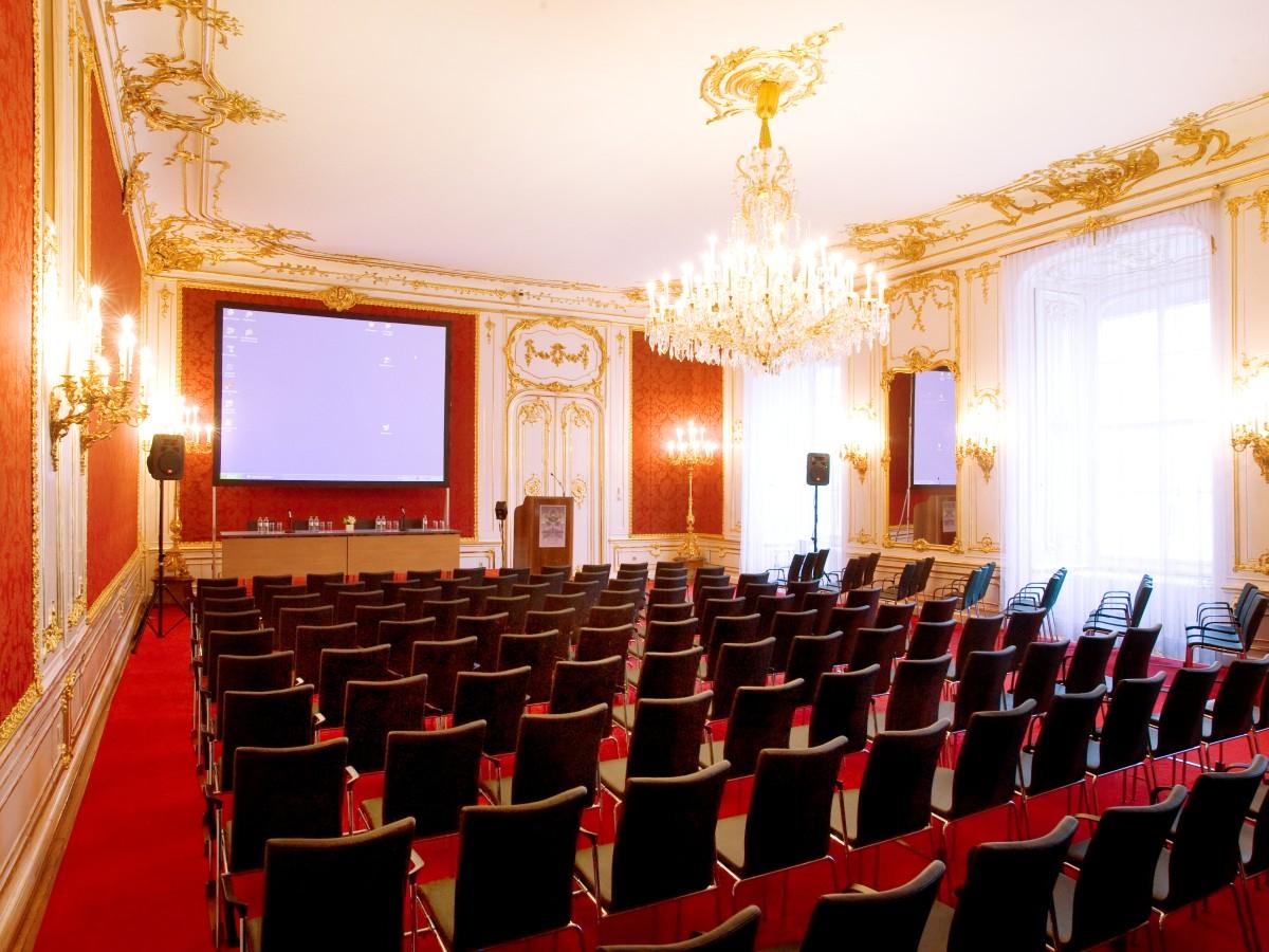Saal der Hofburg im Vortrags-Setup