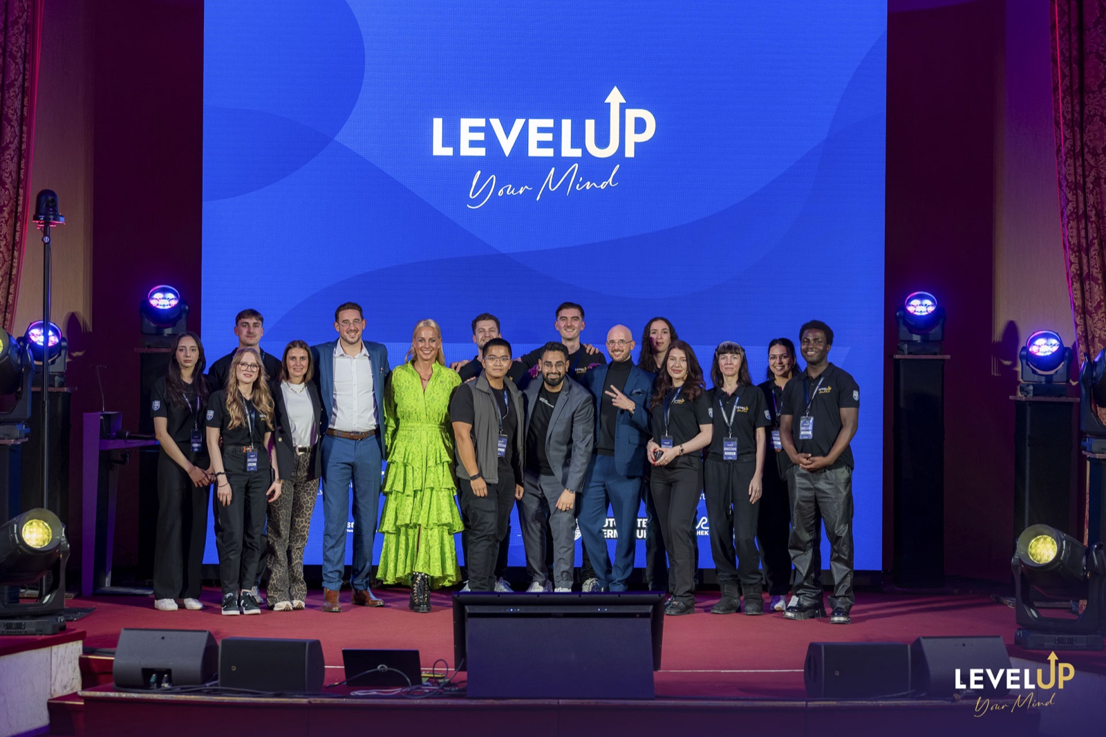 Das gesamte Team mit allen Volunteers